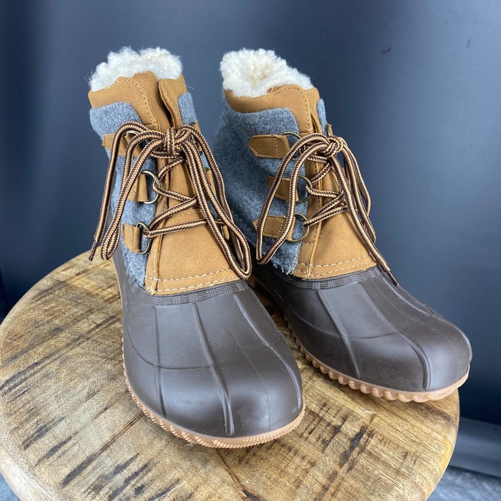 Rutherford Duck Boots - Size 6 - Picture 4 of 8